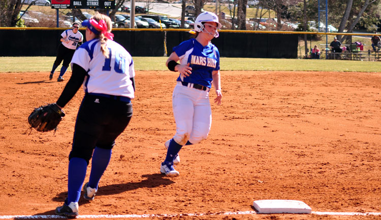 Softball Swept by Lincoln Memorial