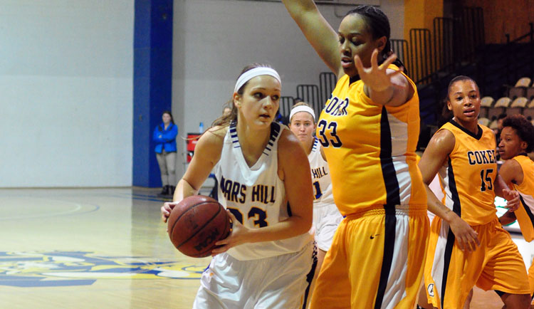 Pioneers Rally to Defeat Mars Hill