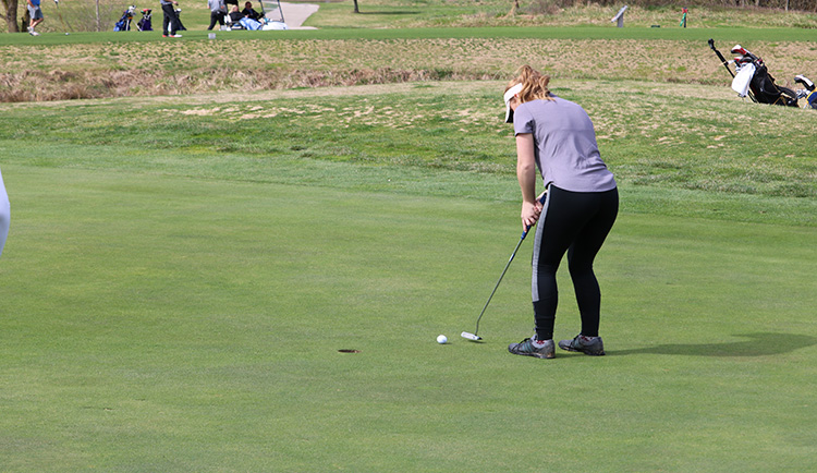 Mars Hill sits in first after opening round of MHU Spring Invitational