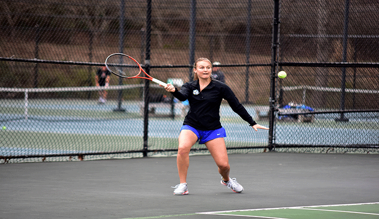 Tennis Falls to Anderson