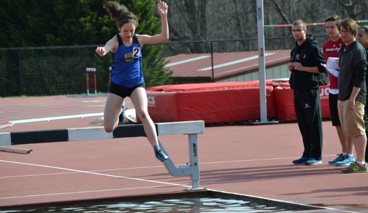 Women's Track Competes at JDL Fast Track