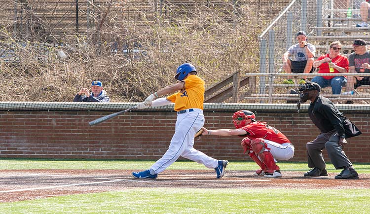 Mars Hill splits extra innings thrillers with Carson-Newman