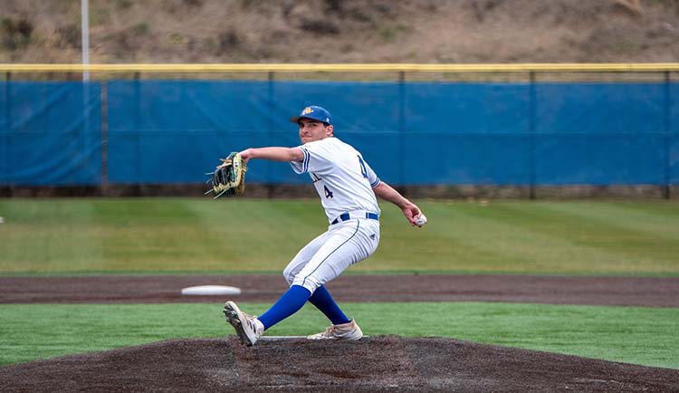 Mars Hill downs Anderson in non-conference play