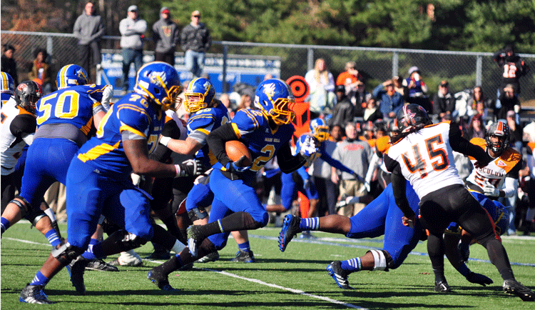 Late Rally Lifts Tusculum Over Football