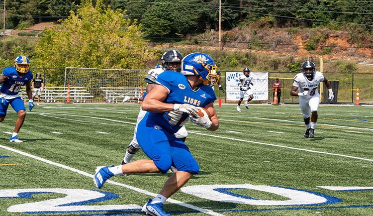 Mars Hill romps Emory & Henry on Homecoming