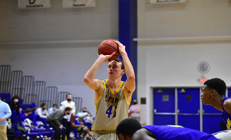 Mars Hill falls to Tusculum in first game of 2022