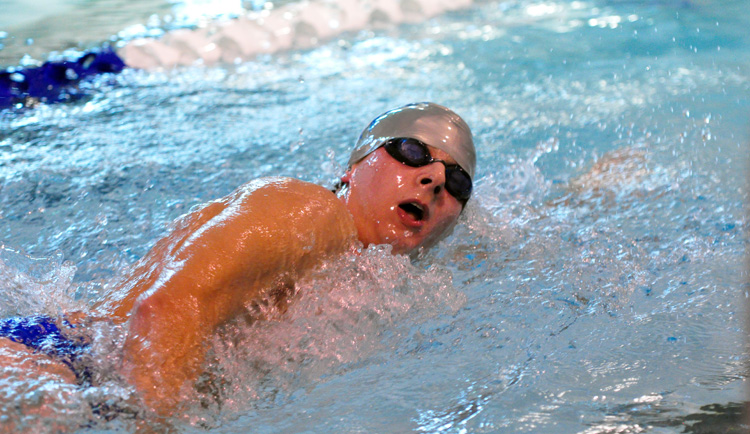 Men's Swimming Knocks Off Warren Wilson
