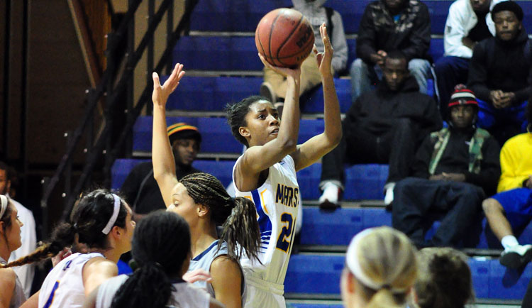 Women's Basketball Loses to Wingate