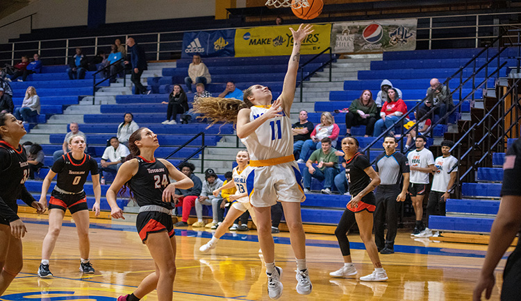 Mars Hill clips Eagles' wings in upset win