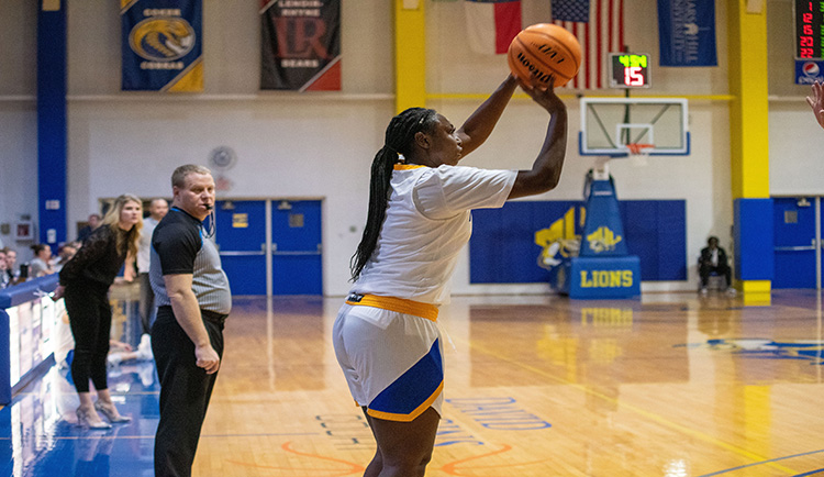 Mars Hill defeated by No. 21 Catawba
