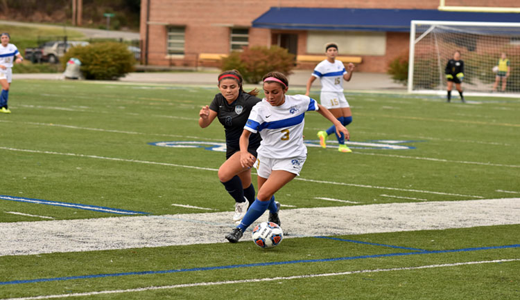 Women's Soccer Drops 2-0 Decision to Queens