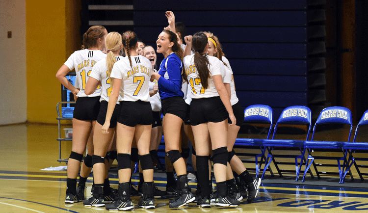 Volleyball Wraps Up Season With Win at Carson-Newman