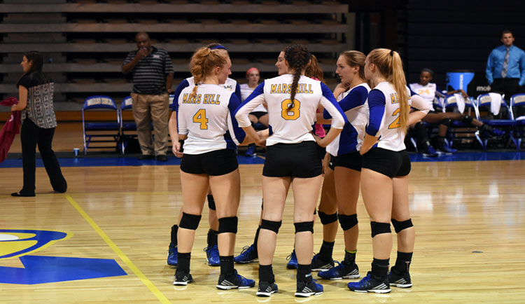 Volleyball Drops Home Match Against Queens
